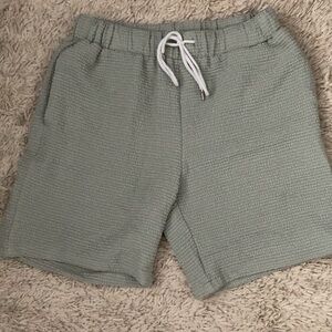Men's Textured Gray Shorts